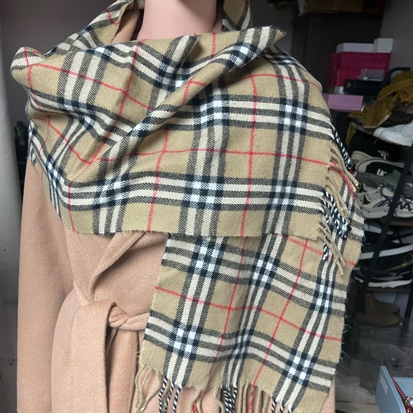 Authentic vintage burberrys vintage he nova check tan wool scarf (A2017) - Picture 8 of 9